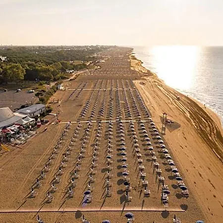 Enjoy Your Only 100mt From The Sea - Beahost